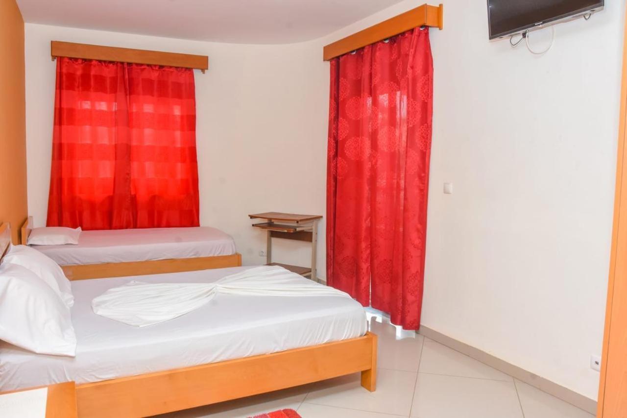 Hot Belvedere Praia Luaran gambar